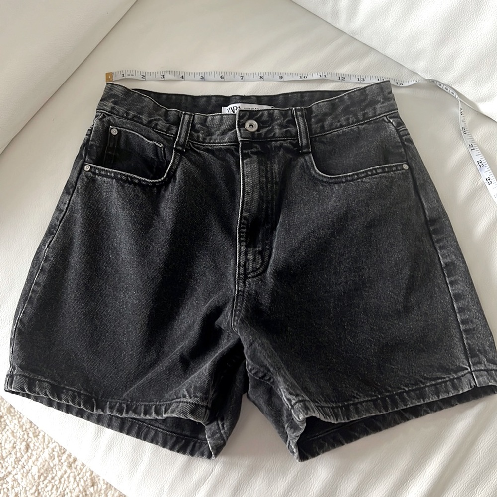 Zara Mom Fit Denim Shorts (in Black)